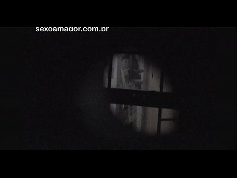 ❤️ Blondiin saab salaja videolevi naabruskonna voyeuri poolt peidetud õõnsate telliskivide taha peidetud ️ Vene porno at us ☑
